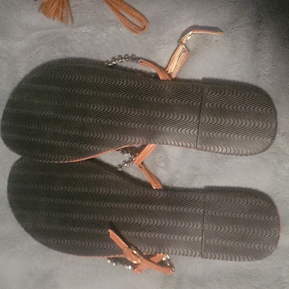 Brown flat sanldles - Picture 2 of 3